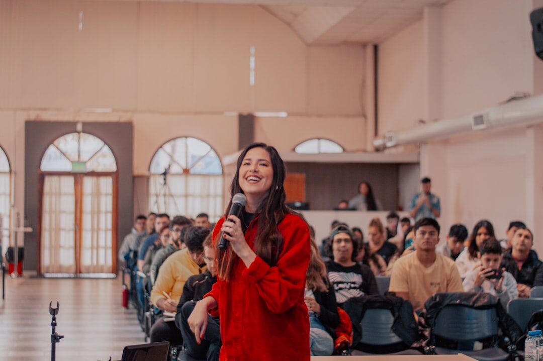 speaker presenting to audience